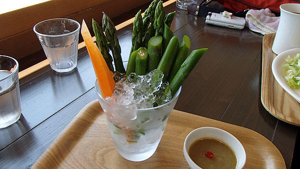 THE　いいやま　アスパラのバーニャカウダー